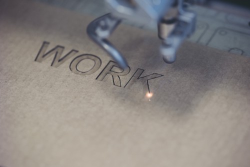 Professionelle Lasergravur von Next Generation GmbH – Individuelle Gravuren auf Holz, Metall und Glas in Albstadt